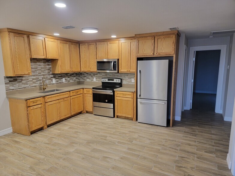 More Photos Of 8205 N La Homa Rd, Mission Apartments For Sale