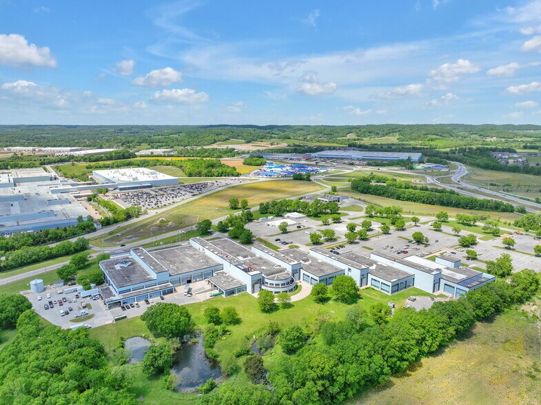 More Photos Of 5000 Northfield Ln, Spring Hill Movie Radio TVStudio For Sale