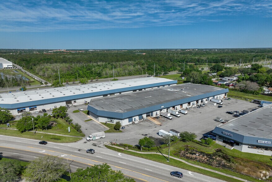 More Photos Of 4669 L B McLeod Rd, Orlando Warehouse For Lease