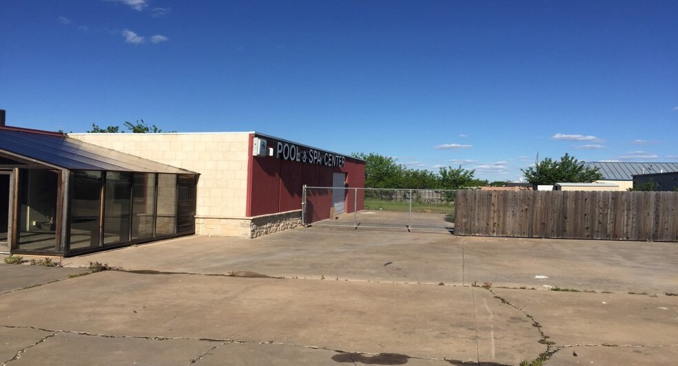 More Photos Of 1411 NW 33rd St, Lawton Flex For Lease