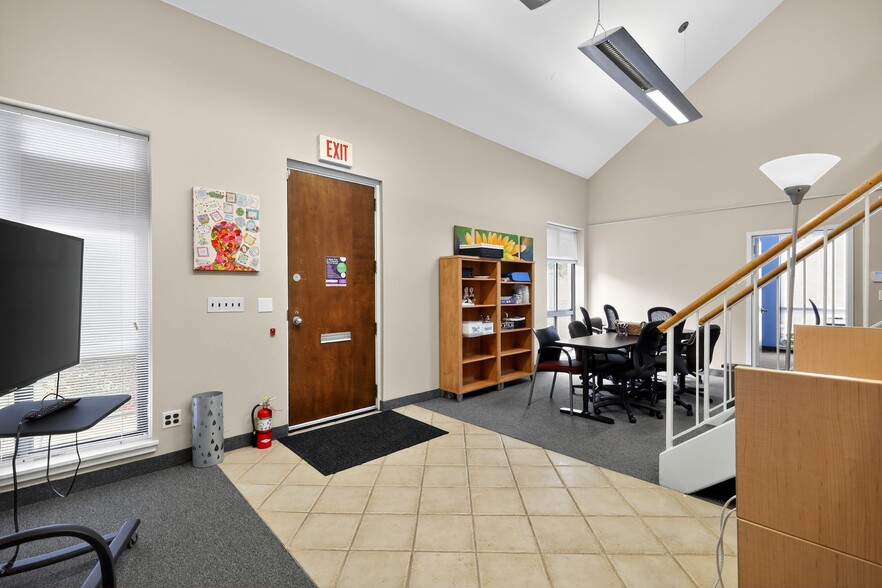 More Photos Of 6183 Executive Blvd, North Bethesda Office For Lease