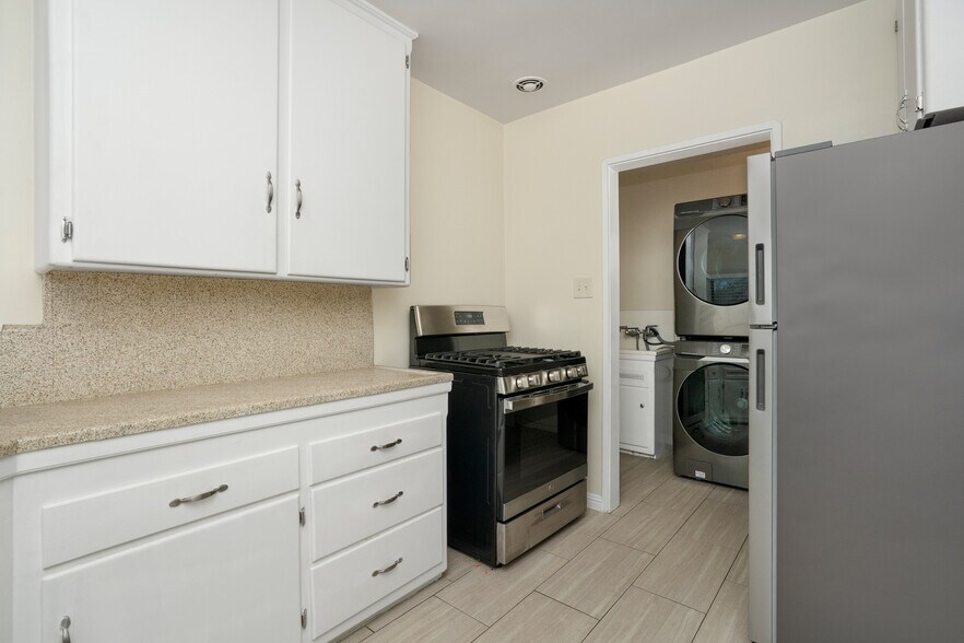 More Photos Of 5918 S Fairfax Ave, Los Angeles Apartments For Sale