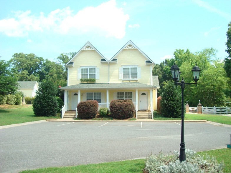 More Photos Of 2563 - 2627 Clover Rd, Concord Apartments For Sale