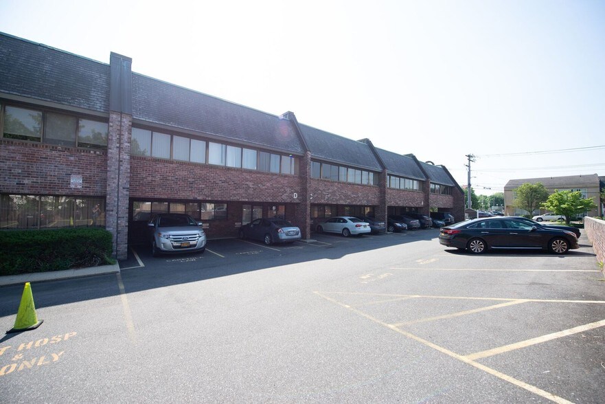 2 Hillside Ave, Williston Park, NY 11596 Medical For Sale