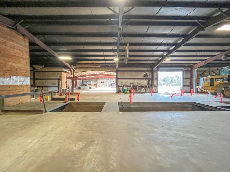 More Photos Of 668 Hollis Rd, Hollis Center Warehouse For Sale