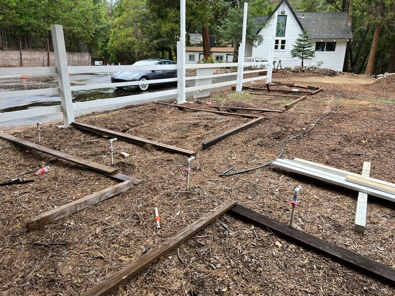 More Photos Of 27410 State Highway 189, Lake Arrowhead Storefront For Lease