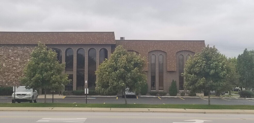More Photos Of 4647 W 103 St, Oak Lawn Medical For Sale