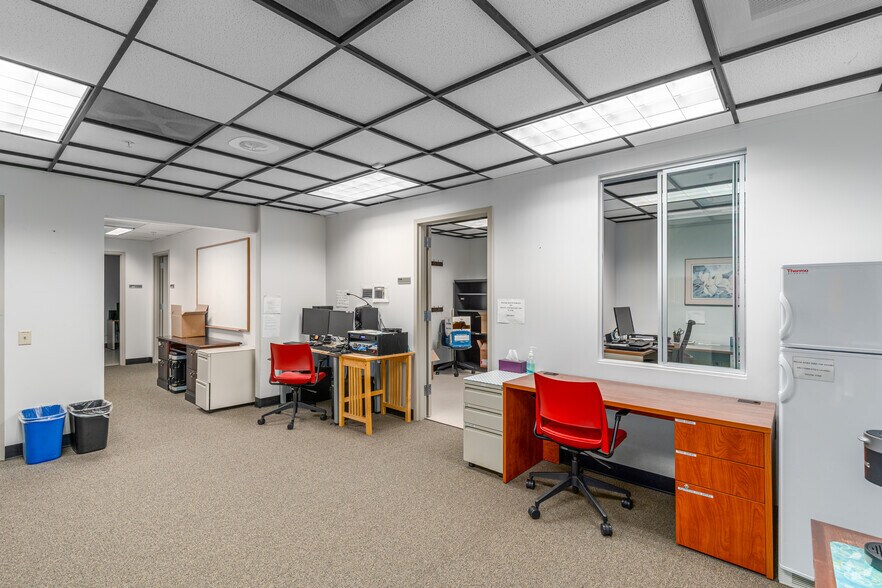More Photos Of 800 Barksdale Rd, Newark Office For Sale
