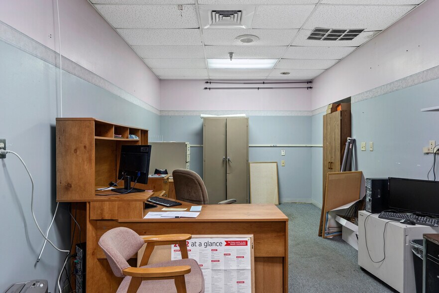 More Photos Of 1624 N Meadowcrest Blvd, Crystal River Manufacturing For Lease