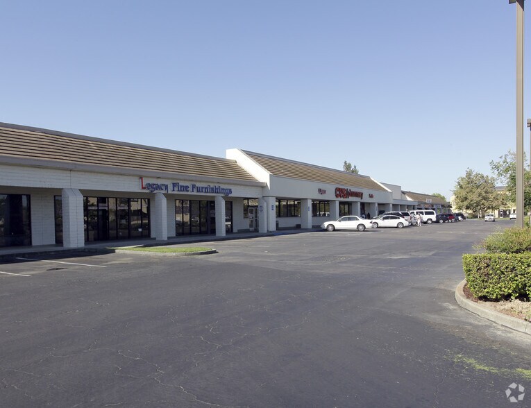 Primary Photo Of 700-1020 W Kettleman Ln, Lodi Unknown For Lease