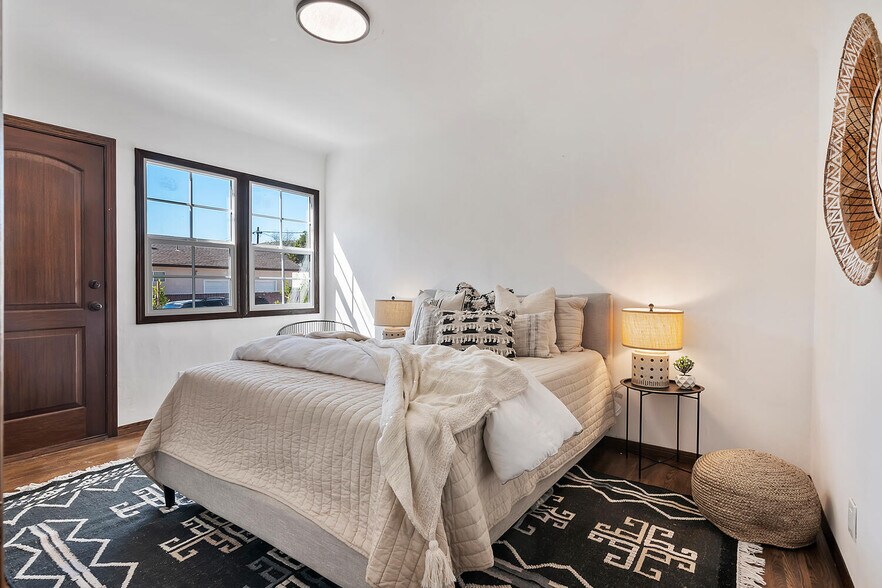 More Photos Of 2201 Avon St, Los Angeles Multifamily For Sale