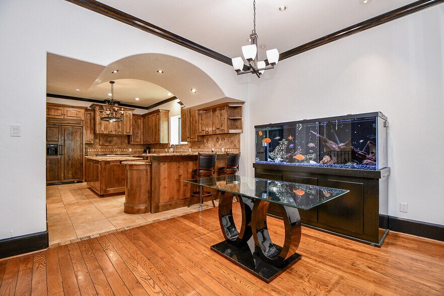 More Photos Of 4119 Allen St, Houston Office For Sale