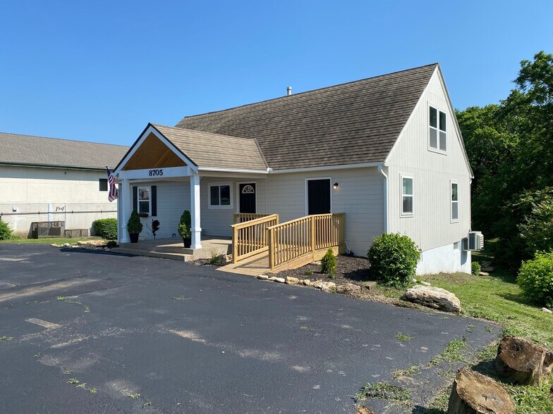 More Photos Of 8705 E 63rd Trafficway, Kansas City Apartments For Sale