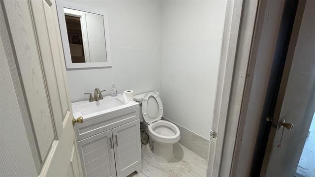 More Photos Of 1215 Farragut St, Laredo Storefront For Lease