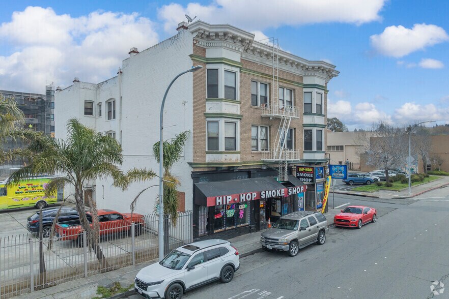 More Photos Of 315 25th St, Richmond Apartments For Sale