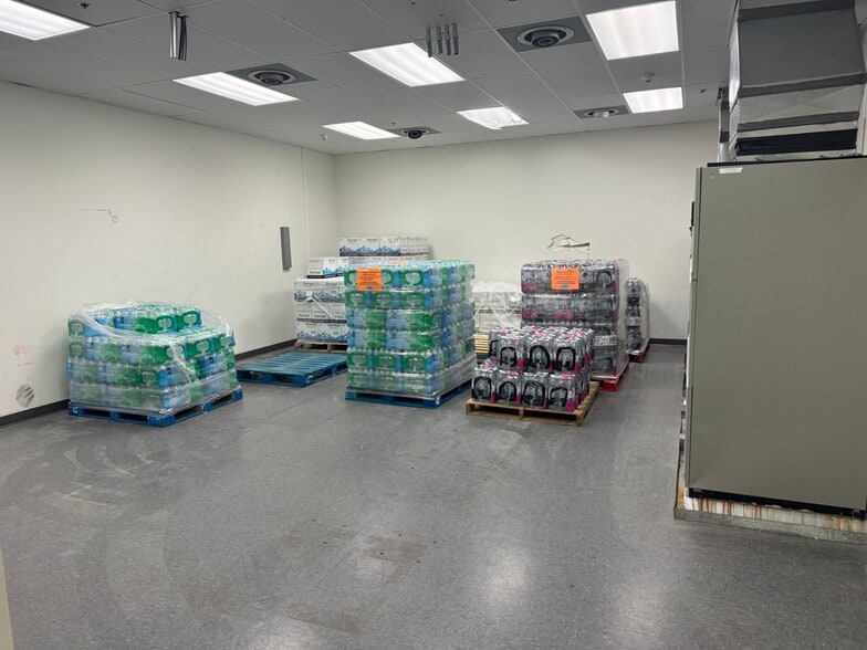 More Photos Of 2057 E Maule Ave, Las Vegas Warehouse For Lease