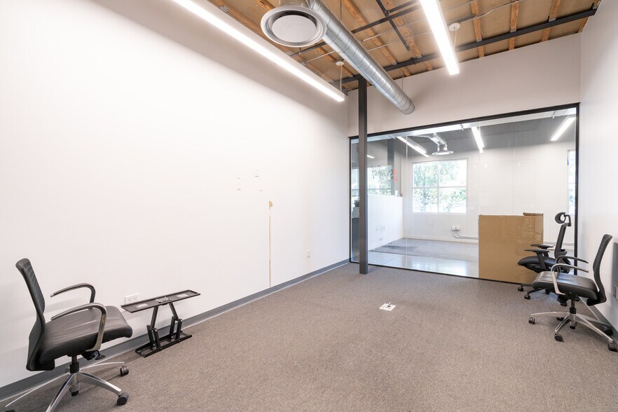 More Photos Of 2710 Media Center Dr, Los Angeles Research And Development For Lease