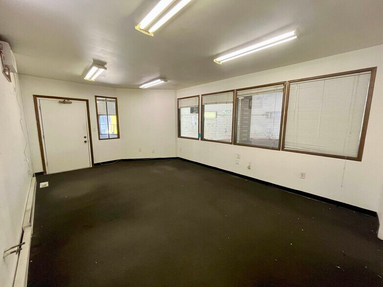 More Photos Of 344 E 25th St, Baltimore Industrial For Sale