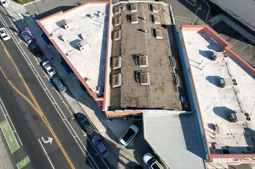 More Photos Of 2515 Seminary Ave, Oakland Health Club For Sale