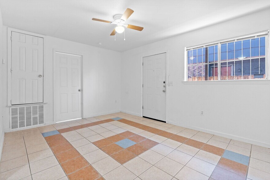 More Photos Of 8207 Sam Rayburn Dr, Austin Apartments For Sale