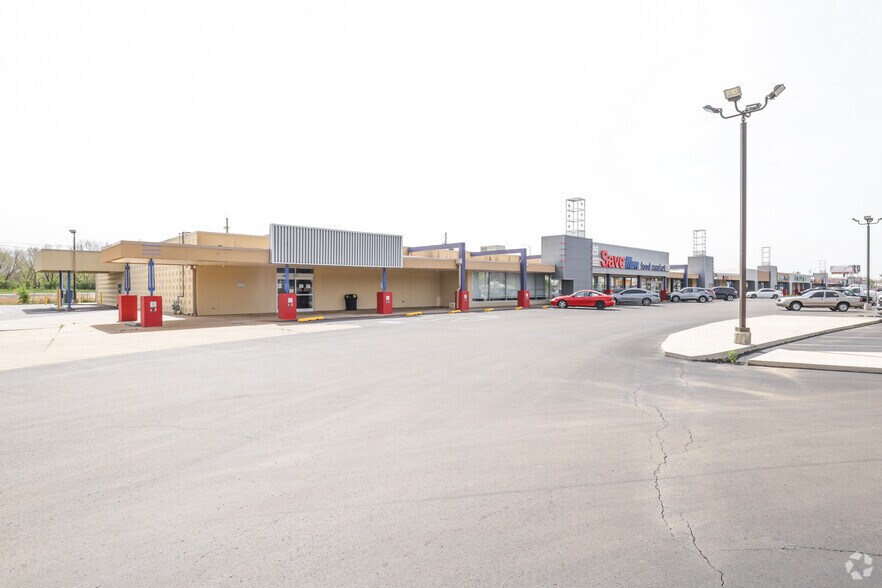 More Photos Of 4227-4289 Southwest Blvd, Tulsa Unknown For Lease