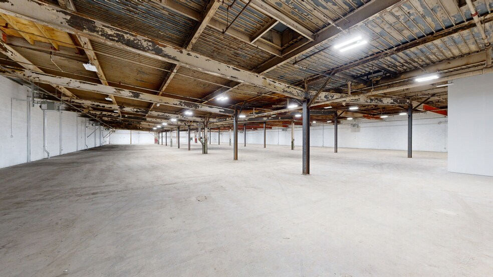 More Photos Of 297 Getty Ave, Paterson Warehouse For Lease