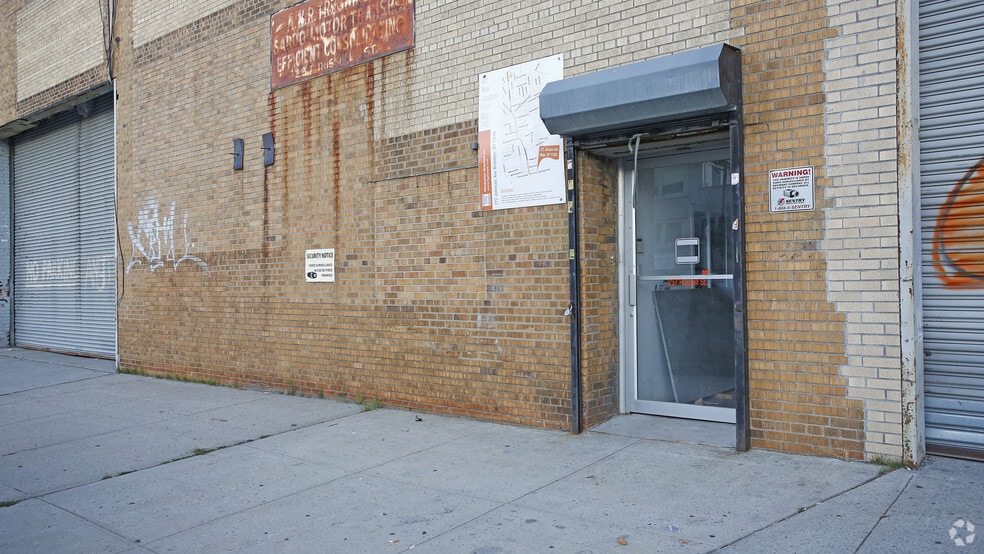 More Photos Of 237 Russell St, Brooklyn Warehouse For Lease