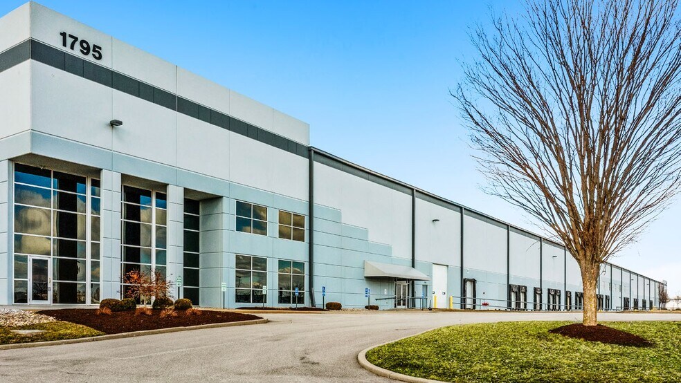 More Photos Of 1765-1795 Worldwide Blvd, Hebron Distribution For Lease