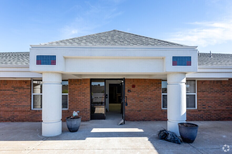More Photos Of 210 N Alma Rd, Allen Daycare Center For Lease