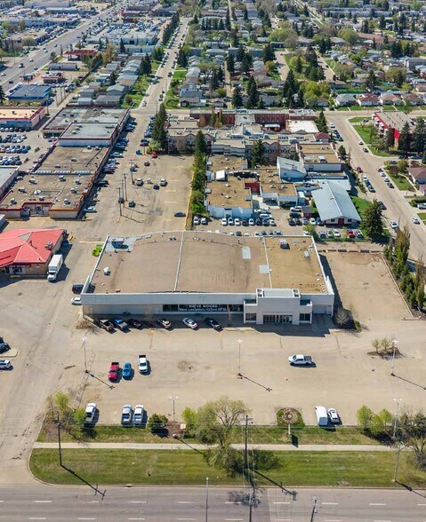 More Photos Of 10105 137th Ave NW, Edmonton Flex For Sale