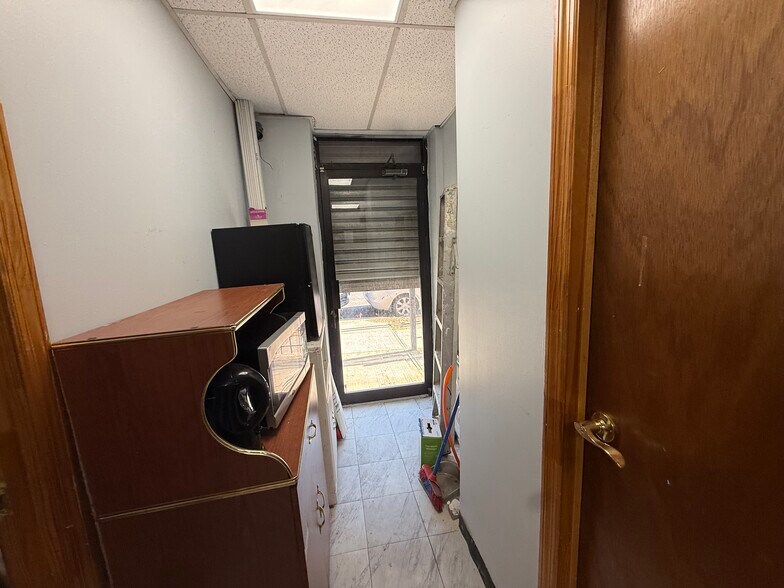 More Photos Of 235 Wyckoff Ave, Brooklyn Storefront Retail Residential For Lease