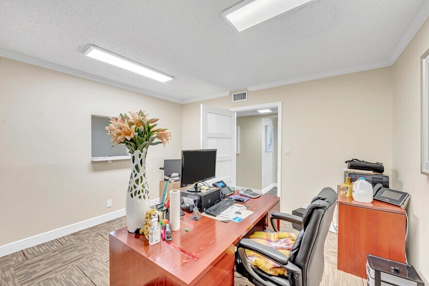 More Photos Of , Fort Lauderdale Office For Sale