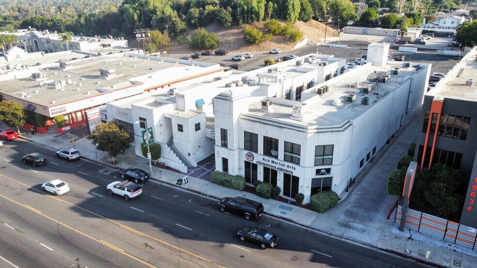 More Photos Of 19626 Ventura Blvd, Tarzana Office For Lease