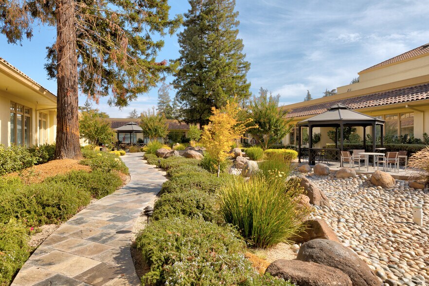 More Photos Of 51 E Campbell Ave, Campbell Medical For Lease