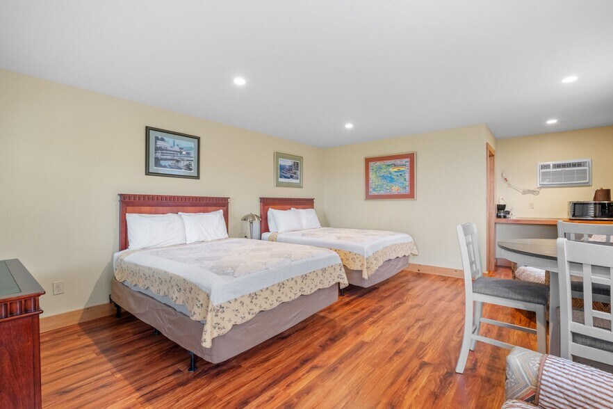 More Photos Of 291 Endicott St N, Laconia Hotel For Sale