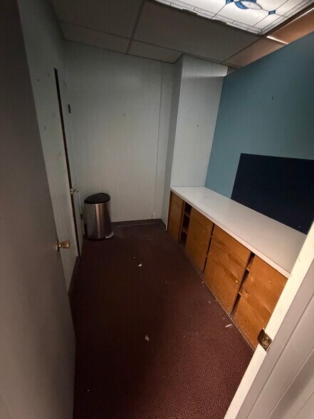 More Photos Of 21-82-21-84 Steinway St, Astoria Medical For Lease