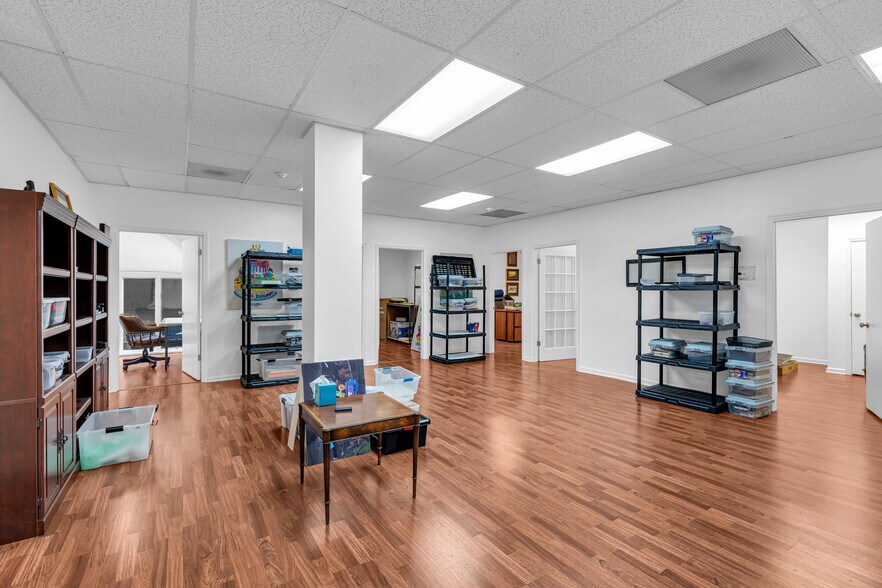 More Photos Of 309 Morris Ave, Spring Lake Office For Sale