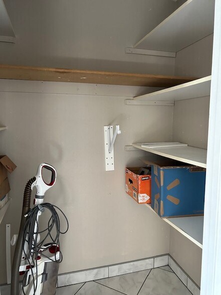 More Photos Of 24133 W SR-40, Astor Flex For Lease