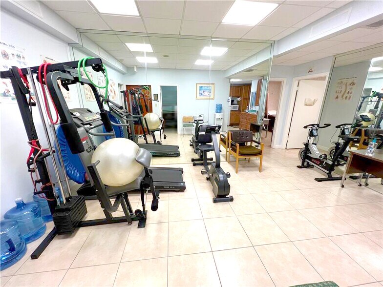 More Photos Of 2331 N State Road 7, Lauderhill Office For Lease