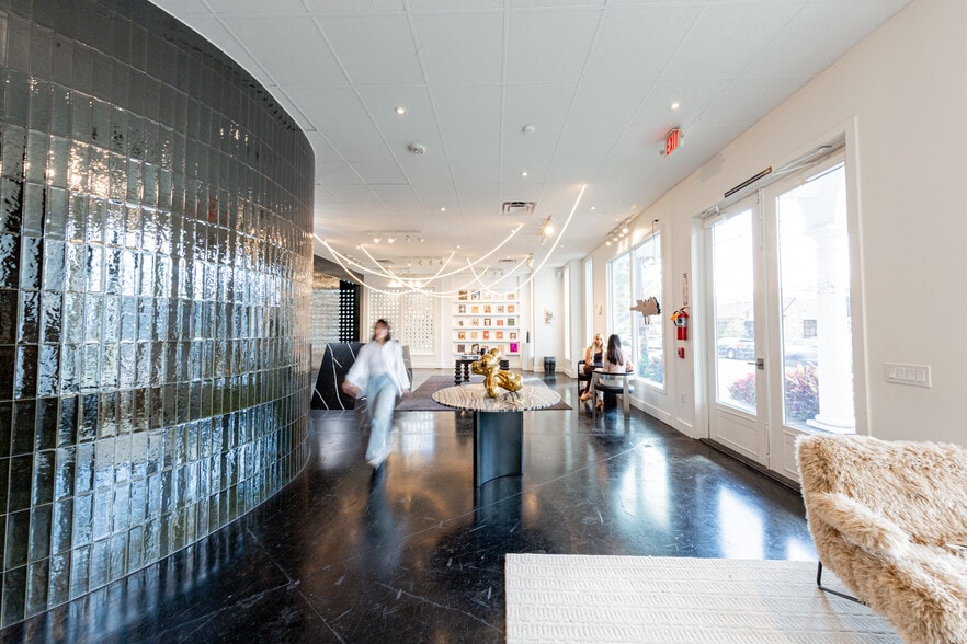 More Photos Of 1740 Westheimer Rd, Houston Storefront Retail Office For Lease