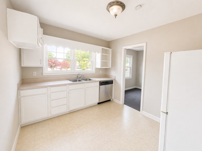 More Photos Of 1463 Church St, Decatur Office Residential For Sale
