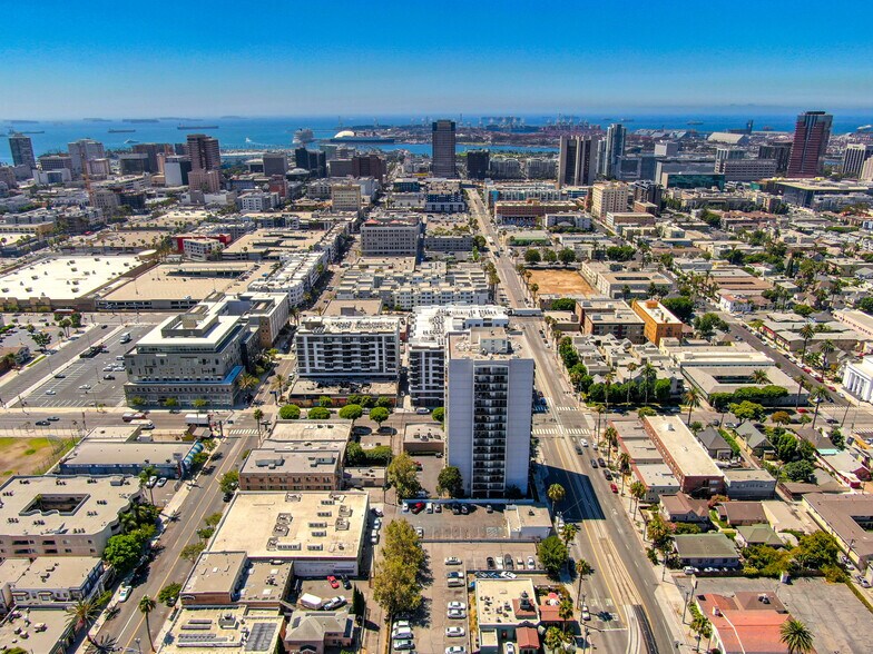 More Photos Of 127 W 7th St, Long Beach Storefront For Sale