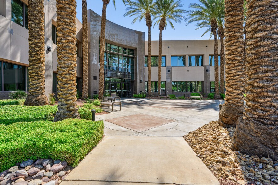 More Photos Of 901 N Green Valley Pky, Henderson Office For Lease