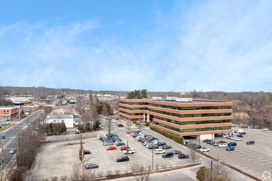 More Photos Of 501 Kings Hwy E, Fairfield Medical For Lease