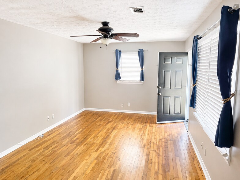 More Photos Of 129 Rhudy St, Carrollton Multifamily For Sale