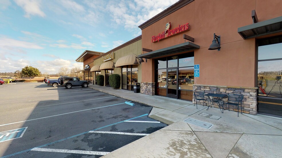 More Photos Of 1906 Vista Del Lago Dr, Valley Springs Storefront For Lease