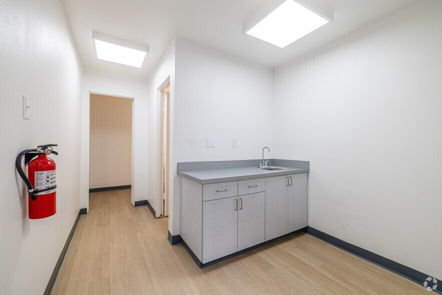 More Photos Of 2630 Northaven Rd, Dallas Unknown For Lease