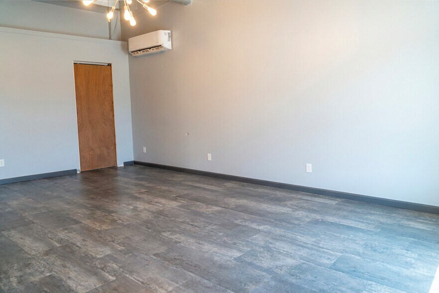 More Photos Of 1939 E Diedrich Ave, Wichita Warehouse For Sale