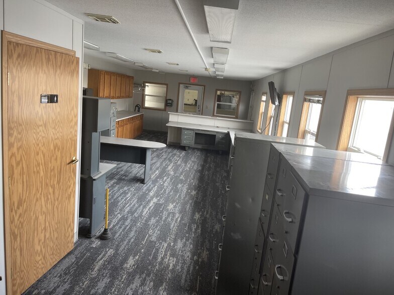 More Photos Of 6105 W Howard St, Niles Warehouse For Sale