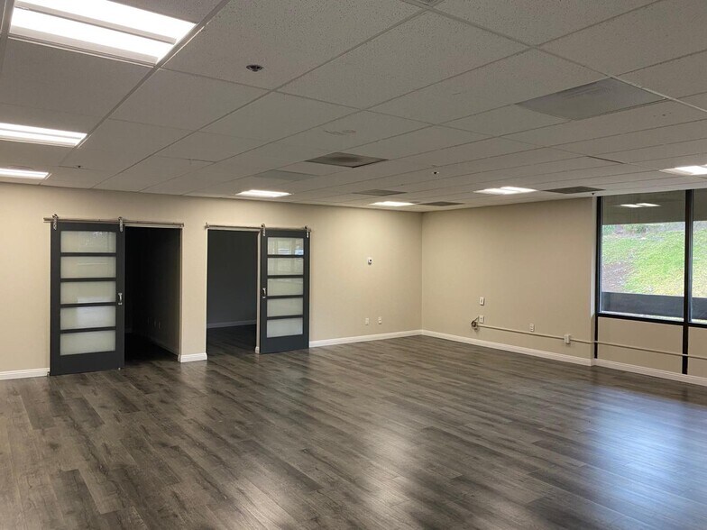 More Photos Of 16885 W Bernardo Dr, San Diego Loft Creative Space For Lease